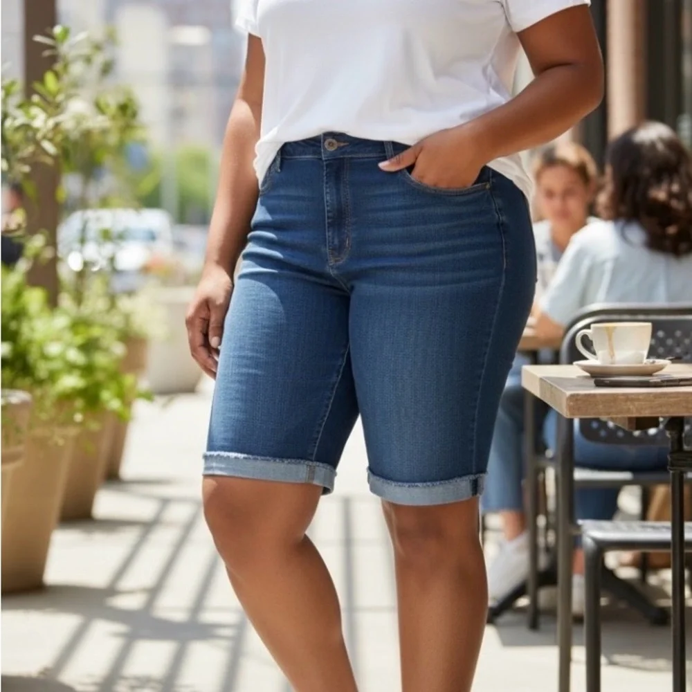Angles Plus Size Denim Bermuda Shorts – 22W - Picture 2 of 10